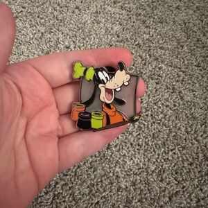 2026 Disney Parks Brush Of Magic Mystery Pin Goofy